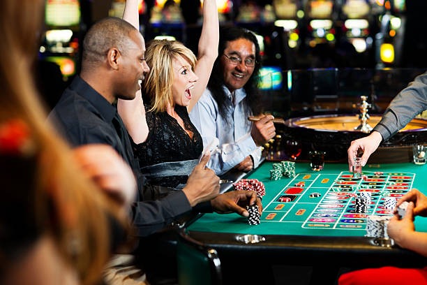 mandala77 mobile app home screen showing slot games and live casino options